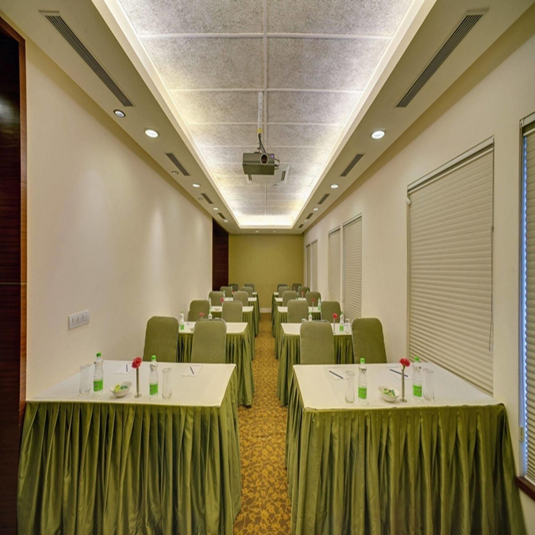 Muse Sarovar Portico Nehru Place New Delhi Ngoại thất bức ảnh